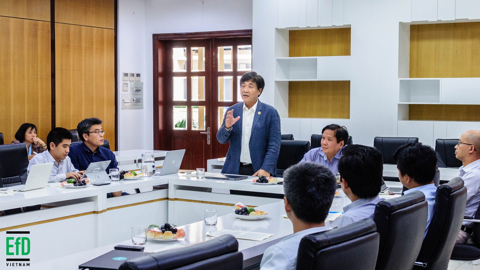 GS. TS. Nguyễn Trọng Hoài chia sẻ quá trình hình thành và phát triển các nghiên cứu trong lĩnh vực kinh tế môi trường ở Việt Nam, đóng góp cho công tác tư vấn chính sách